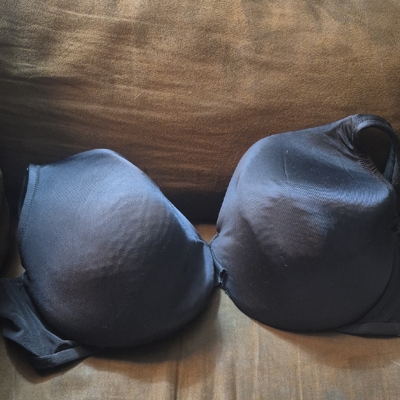 Cacique Black T-Shirt Bra with Molded Cups - Picture 1 of 3